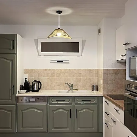 Pour 4-6 Personnes A - Fr-1-234-326 *